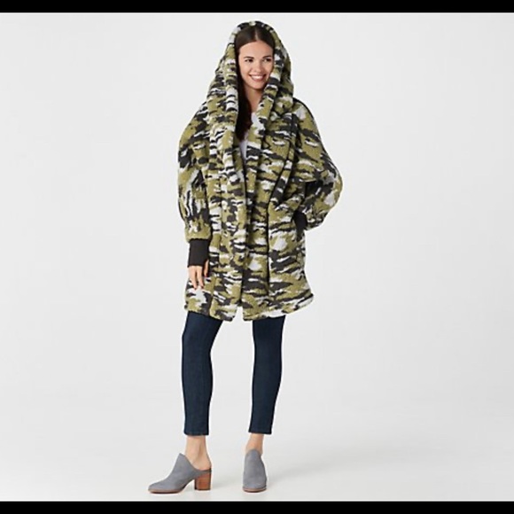gili oversized sherpa
